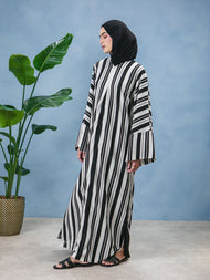Single Pleat Crochet Kaftan
