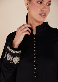 Aari Abaya